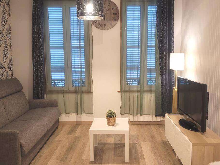 Le Paseo Apartment Troyes Bagian luar foto